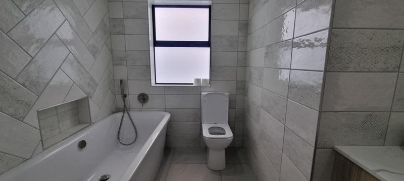 To Let 3 Bedroom Property for Rent in Paradise Coast Western Cape